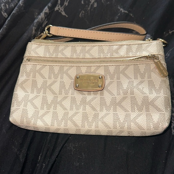 Hand Wallet - Picture 1 of 2